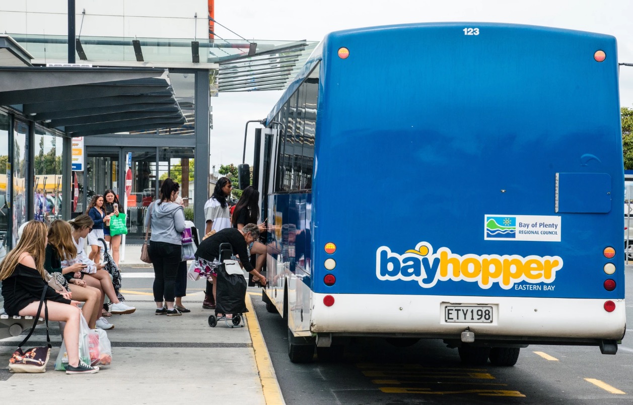 Blue Bayhopper bus 